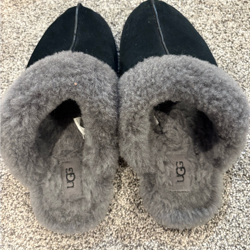 UGG Women's Cozy Black and Gray Slippers